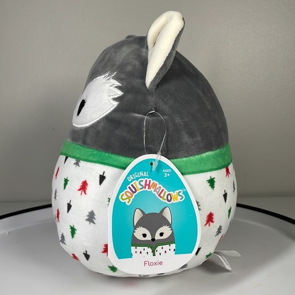 Squishmallows Floxie the Fox in Christmas Pajamas 8” - Picture 4 of 7